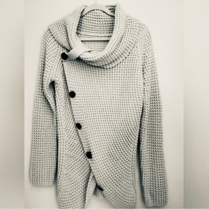 SOLD-Sweater Bundle For Nancy T 🥀 FREE WITH PURCHASE!!!😎